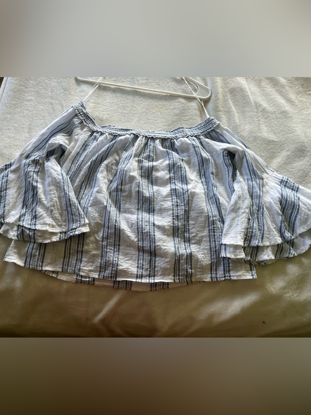 Lucky Brand Medium Off-Shoulder Crop Top in Blue and White